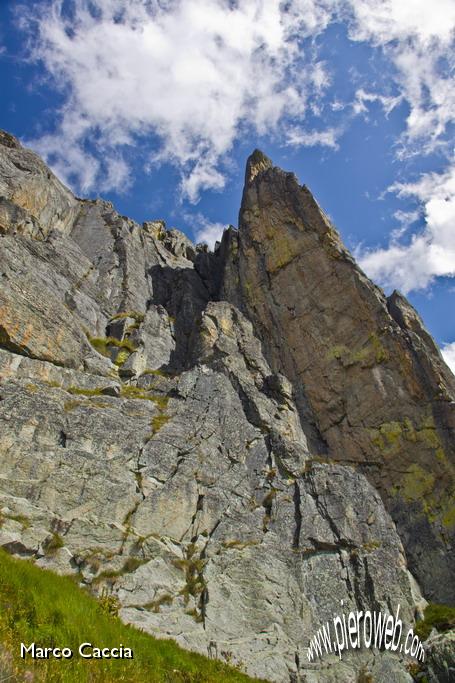 46_Pinnacoli sulla ferrata del Becco.JPG